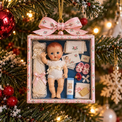 🎄🎁Vintage Baby Doll Gift Box Christmas Ornament – Nostalgic Keepsake | A Heartwarming Christmas Gift for Doll Lovers, Moms & Grandmas.