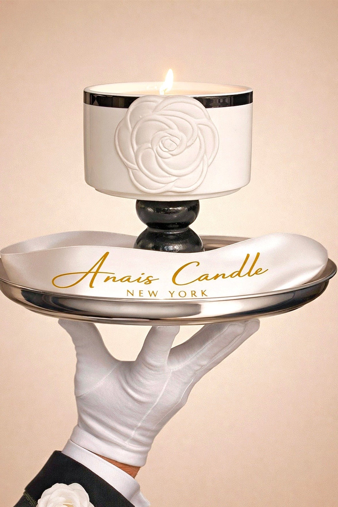 Camélia Maison luxury candle crafted from natural soy wax and beeswax