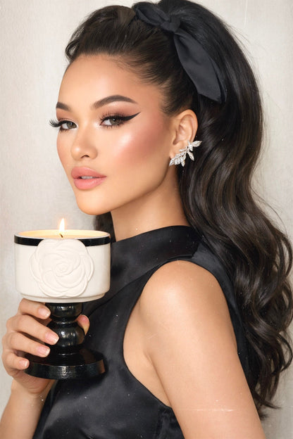 Camélia Maison Fleur Candle, handcrafted by Anaïs Candle with beeswax and soy wax