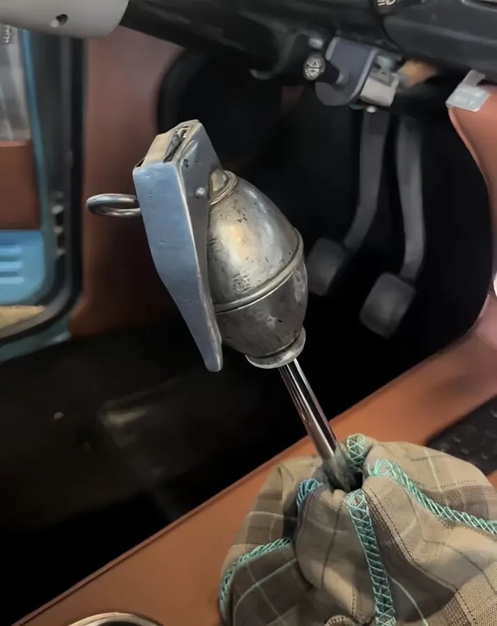 Grenade-shaped car gear shift knob