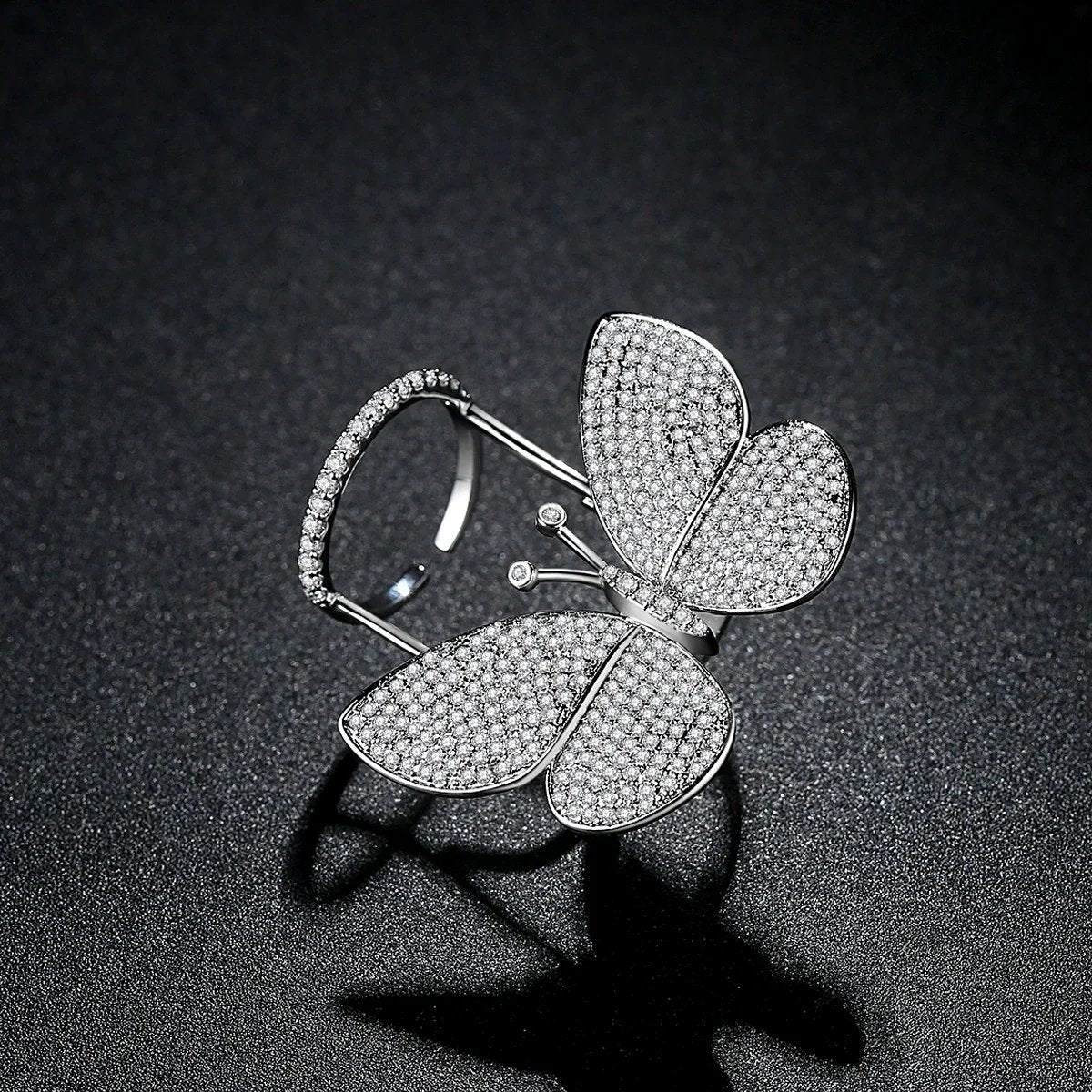 🦋💎The Butterfly Ring That Flutters When You Move