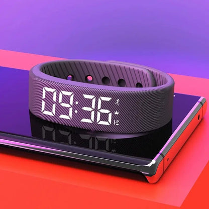 ⌚ Smart Fitness Tracker – Track Your Activity, Stay Motivated ✨