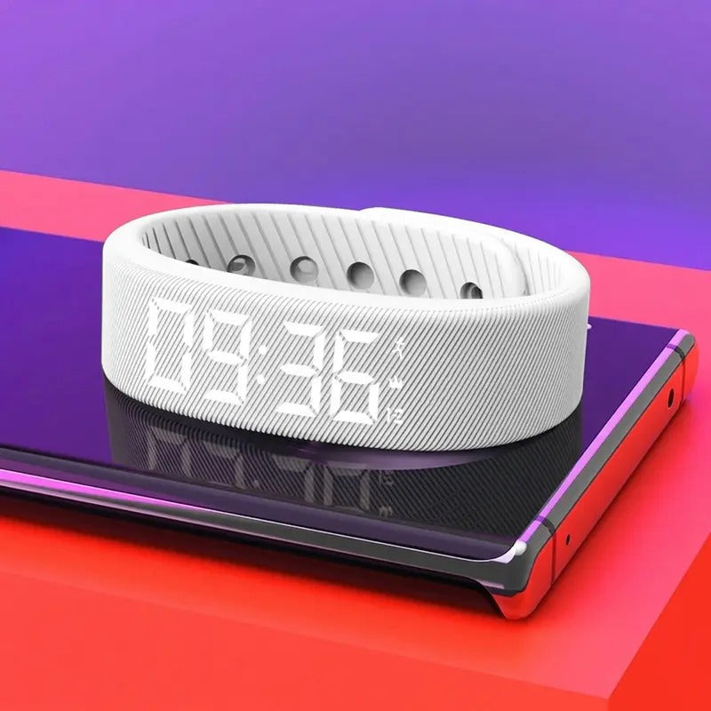 ⌚ Smart Fitness Tracker – Track Your Activity, Stay Motivated ✨